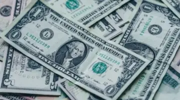 عاجل | تراجع سعر الدولار بختام تعاملات اليوم.. في البنك المركزي بكام؟